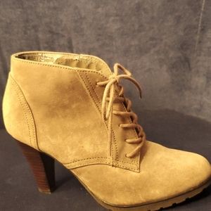 White Mountain Suede Leather Booties